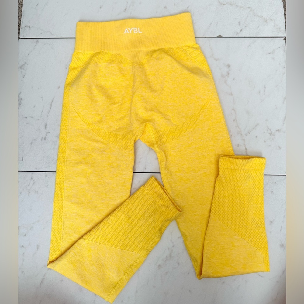 AYBL Motion Seamless Leggings in Vibrant Yellow; size small - Picture 4 of 6